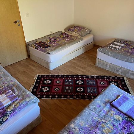 Kod Kapetana Tea Bed and Breakfast Gornji Lukomir Exterior foto