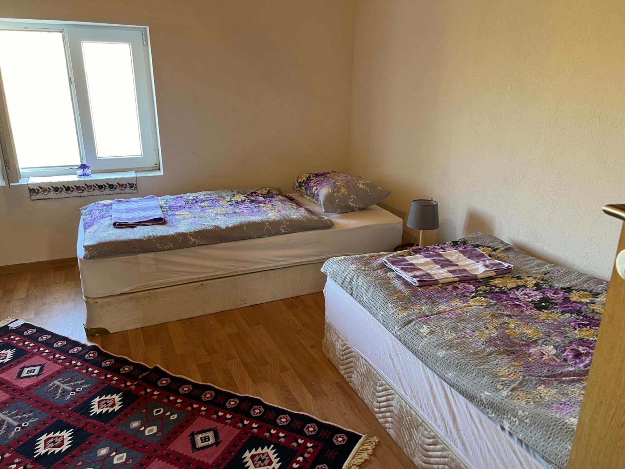 Kod Kapetana Tea Bed and Breakfast Gornji Lukomir Exterior foto